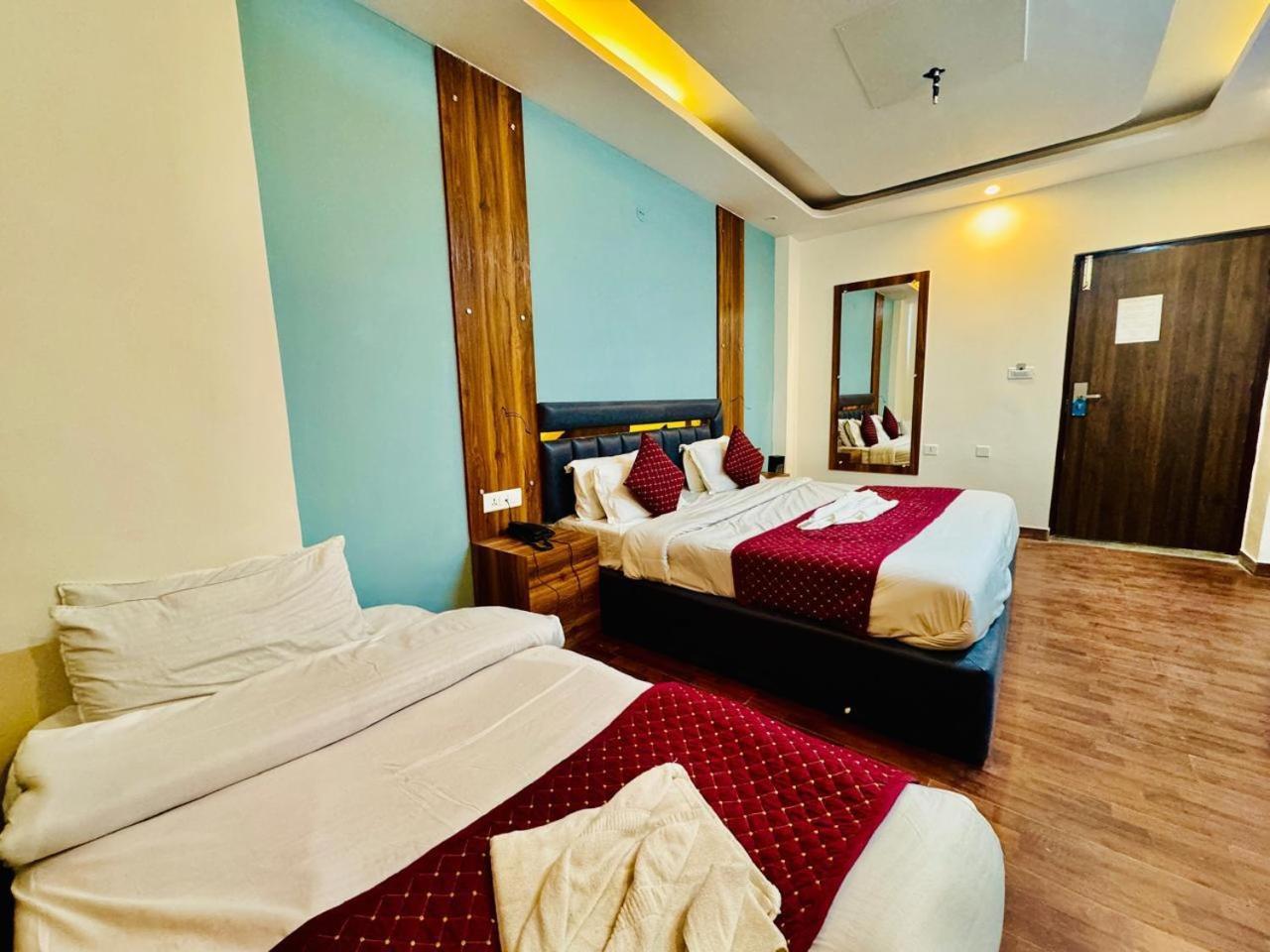 Royal Majestic View Point Lodge Manāli Exterior foto