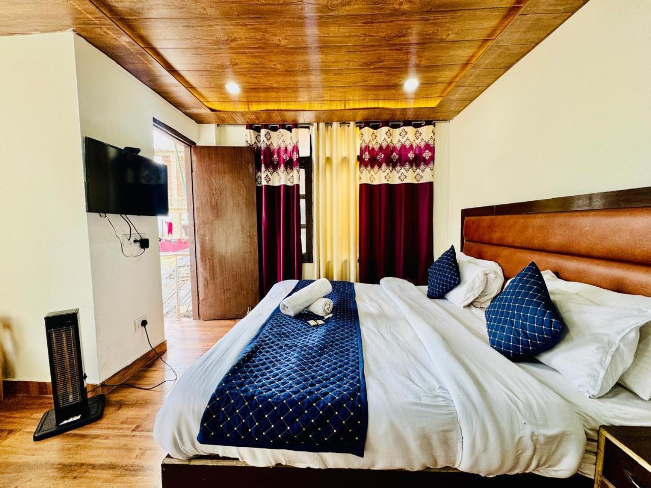 Royal Majestic View Point Lodge Manāli Exterior foto
