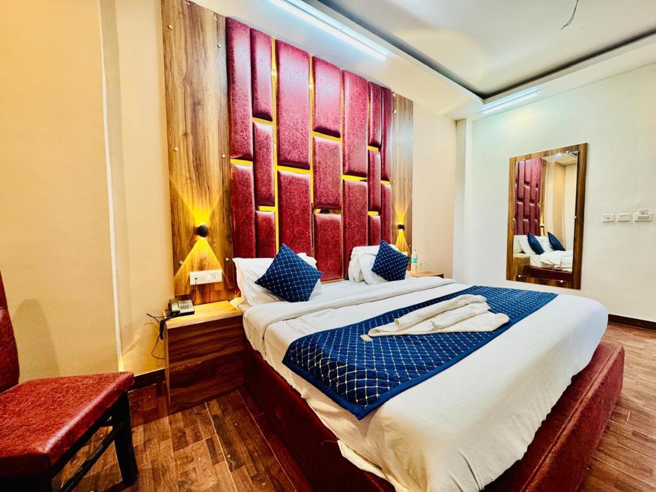 Royal Majestic View Point Lodge Manāli Exterior foto