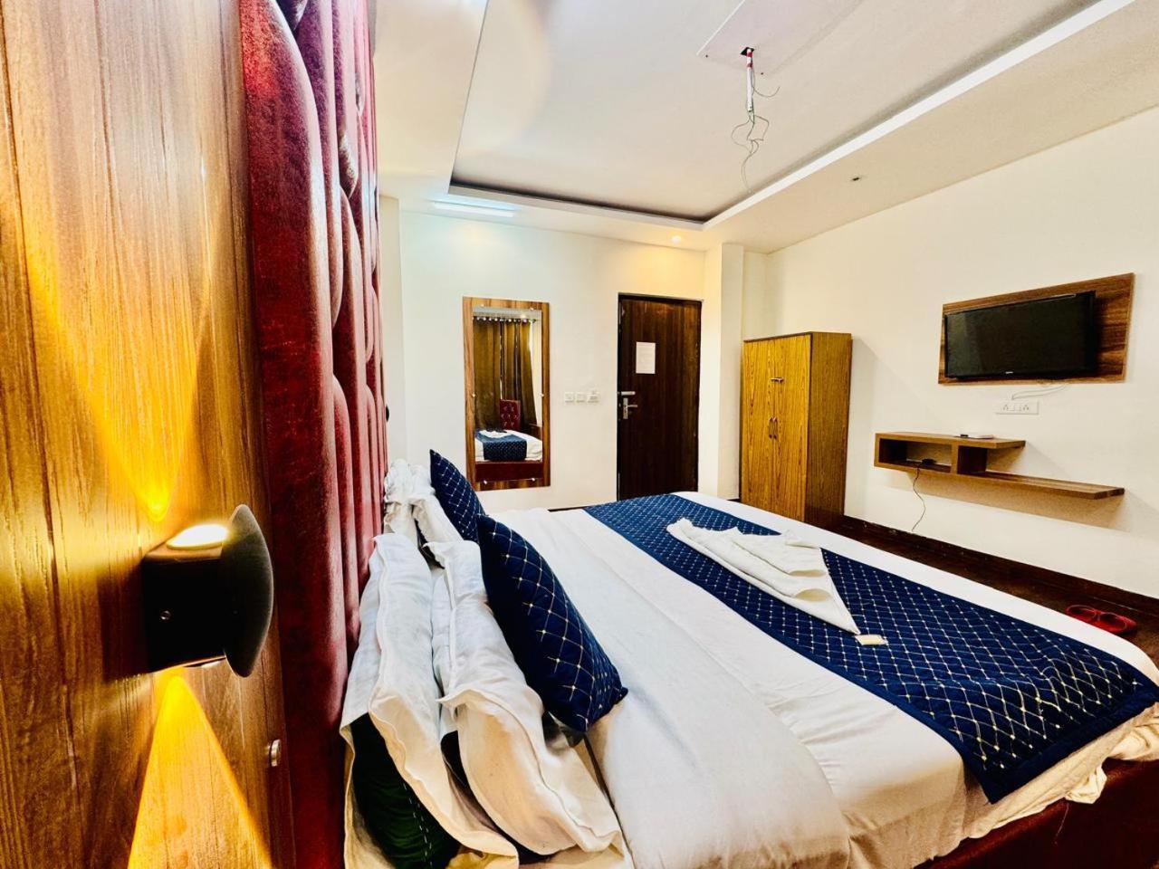 Royal Majestic View Point Lodge Manāli Exterior foto
