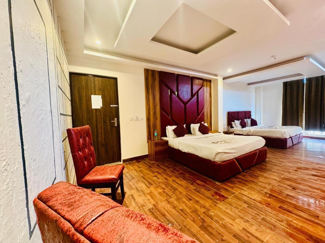 Royal Majestic View Point Lodge Manāli Exterior foto